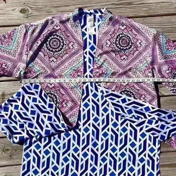 Chico’s open front wrap women’s size 4, bell sleeves, geometric pattern - Picture 9 of 10